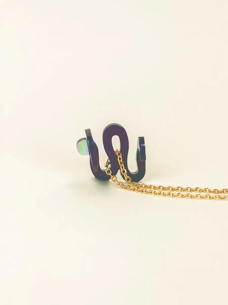 Bijoux - Pendentif Serpent en corne noire et nacre - L INDOCHINEUR X RIVÊT