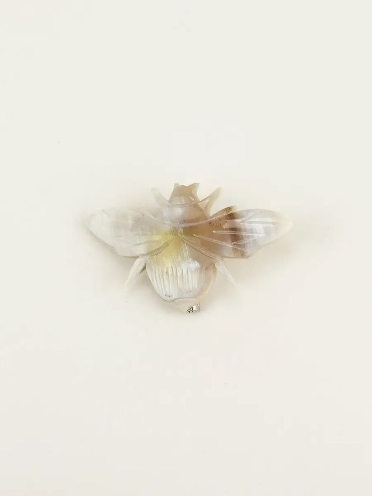 Broches - Broche Abeille en corne blonde - L INDOCHINEUR X RIVÊT