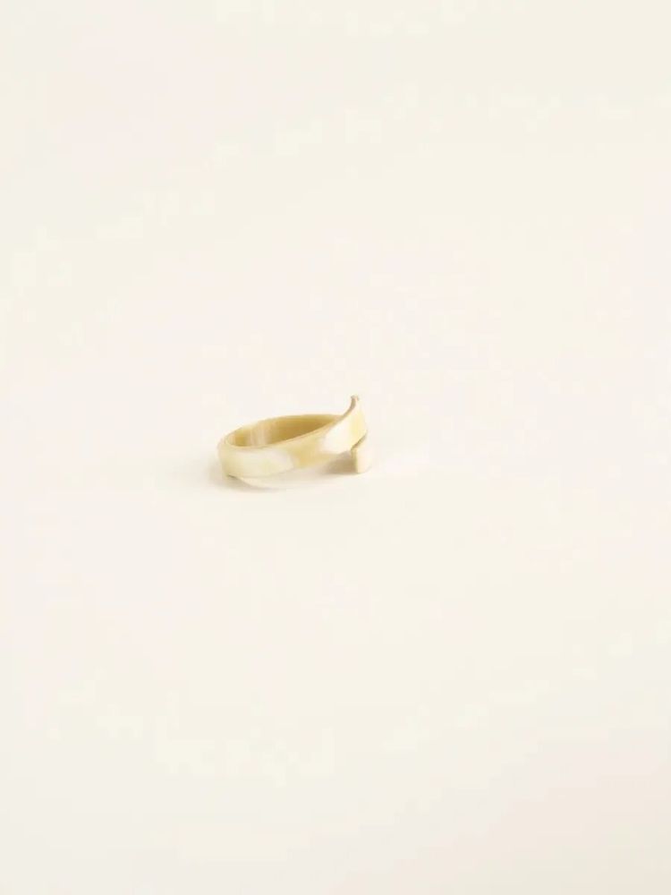 Bijoux - Bague Ruban en corne blonde - L INDOCHINEUR X RIVÊT