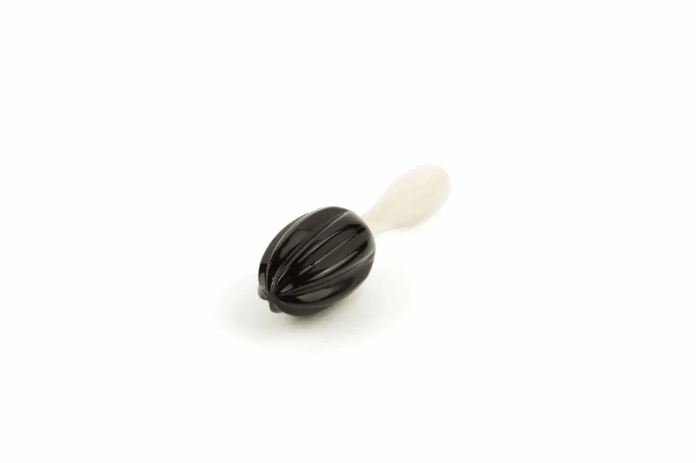 Kitchen utensils - Lemon squeezer in black horn and bone - L INDOCHINEUR X RIVÊT