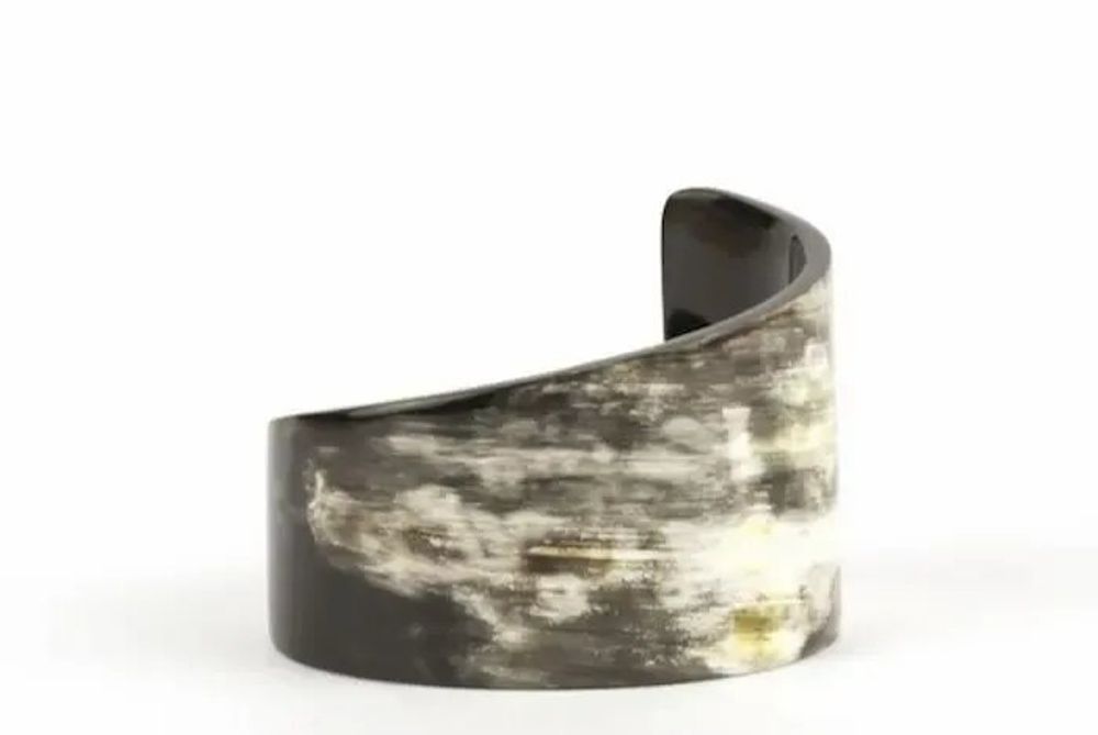 Bracelets - Comma bracelet in marbled black horn in Size M - L INDOCHINEUR X RIVÊT