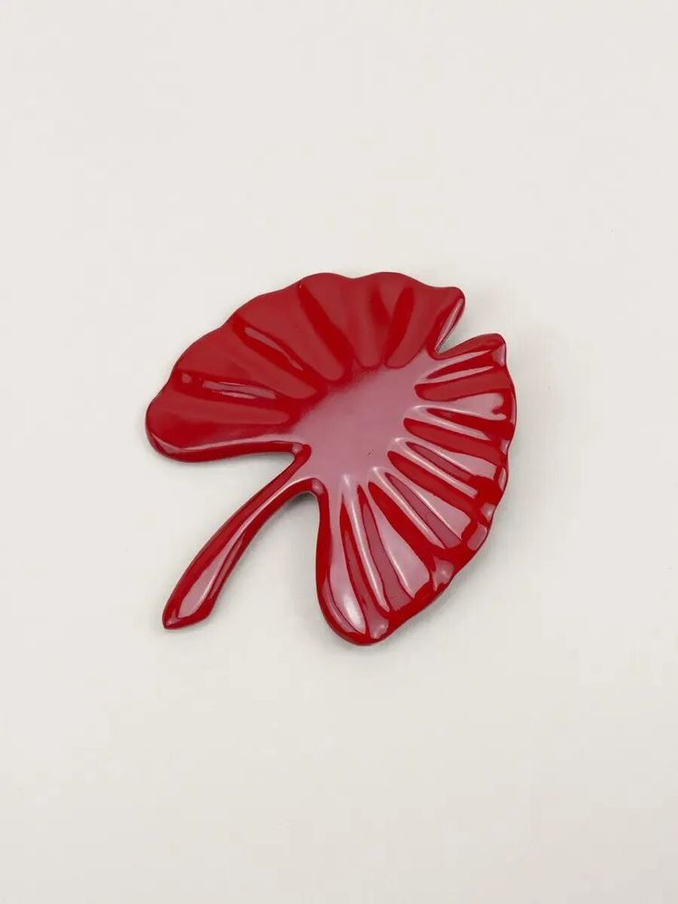 Brooches - Large red lacquered gingko brooch - L INDOCHINEUR X RIVÊT