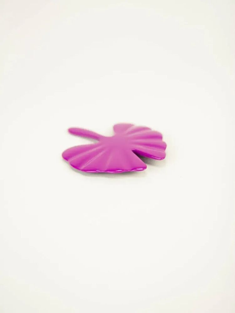 Brooches - Red lacquered gingko brooch - L INDOCHINEUR X RIVÊT