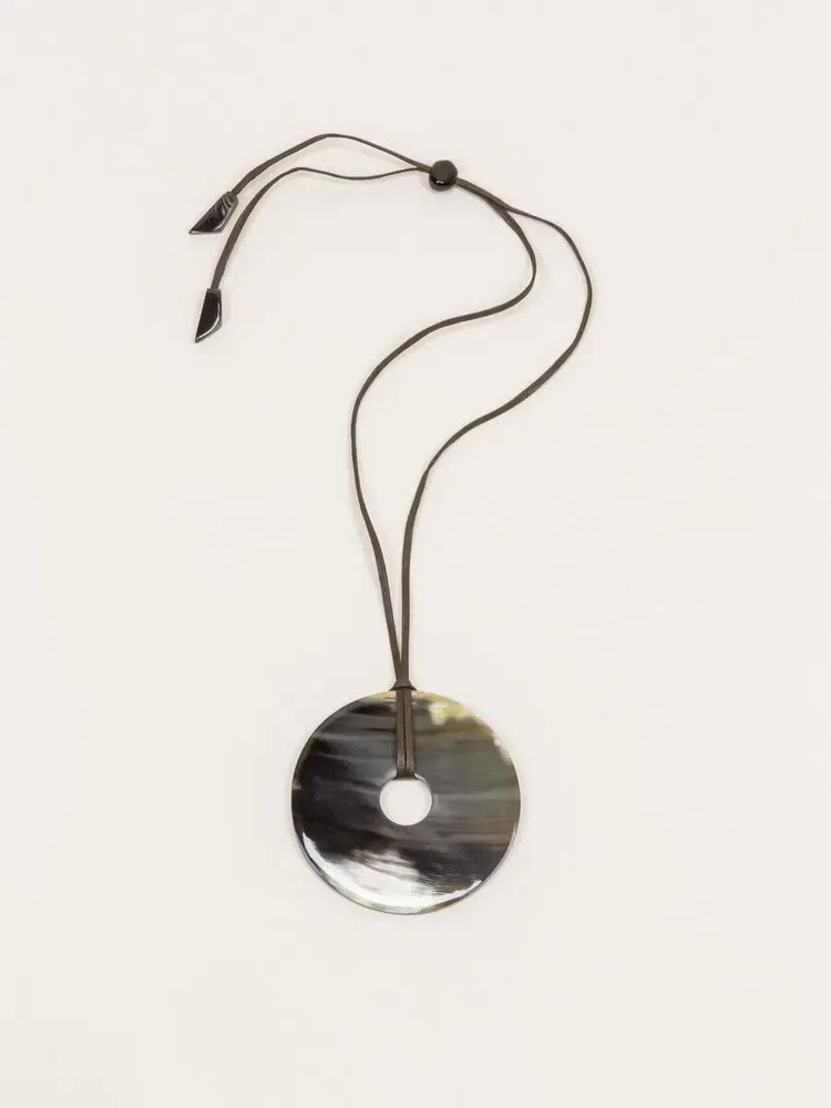 Bijoux - Pendentif grand anneau plat en corne blonde - L INDOCHINEUR X RIVÊT