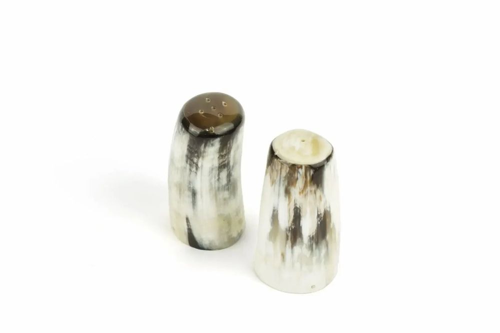 Spice grinders - Big salt and pepper shaker in blond horn - L INDOCHINEUR X RIVÊT