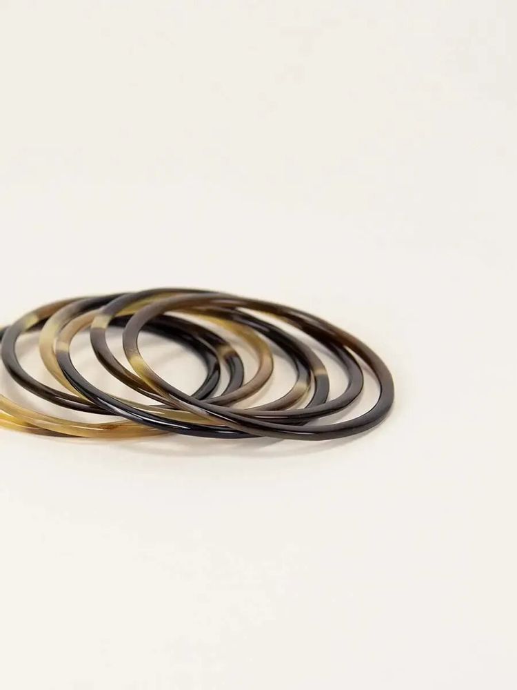 Bracelets - Seven-band bracelets in marbled black horn in Size M - L INDOCHINEUR X RIVÊT