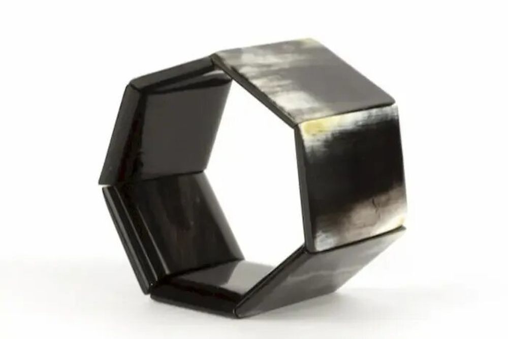 Bracelets - Articulated 7 plate bracelet in blond horn - L INDOCHINEUR X RIVÊT