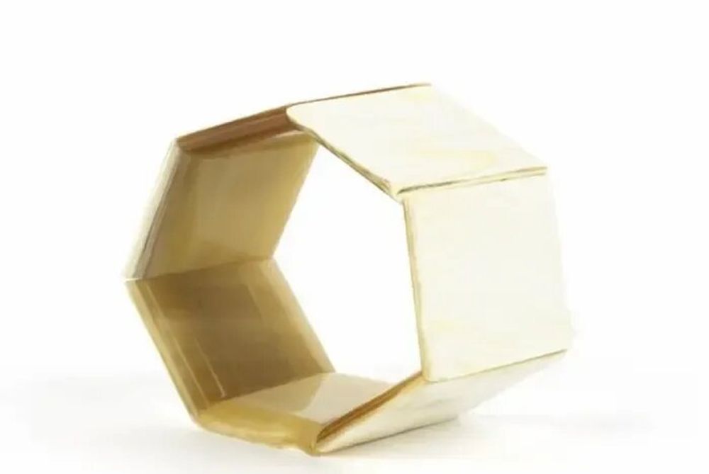 Bracelets - Articulated 7 plate bracelet in blond horn - L INDOCHINEUR X RIVÊT