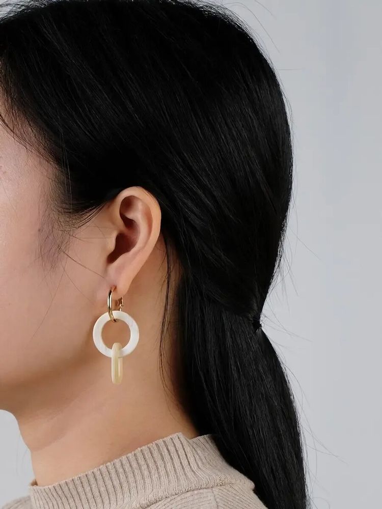 Bijoux - Créoles 2 anneaux suspendus en corne blonde - L INDOCHINEUR X RIVÊT