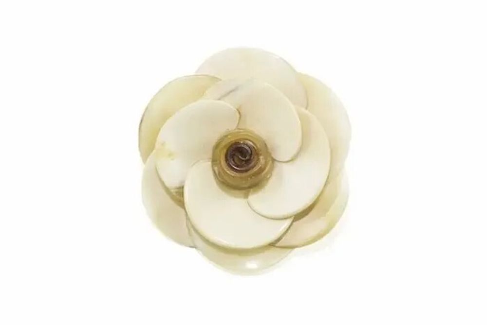 Brooches - Small flower brooch in marbled black horn - L INDOCHINEUR X RIVÊT