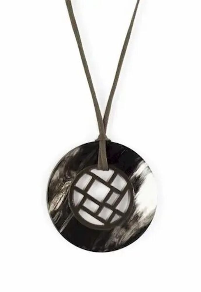 Bijoux - Pendentif damier cerclé en corne blonde - L INDOCHINEUR X RIVÊT