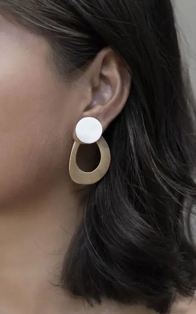 Jewelry - 2-part oval brass earrings with a horn pendant - L INDOCHINEUR X RIVÊT