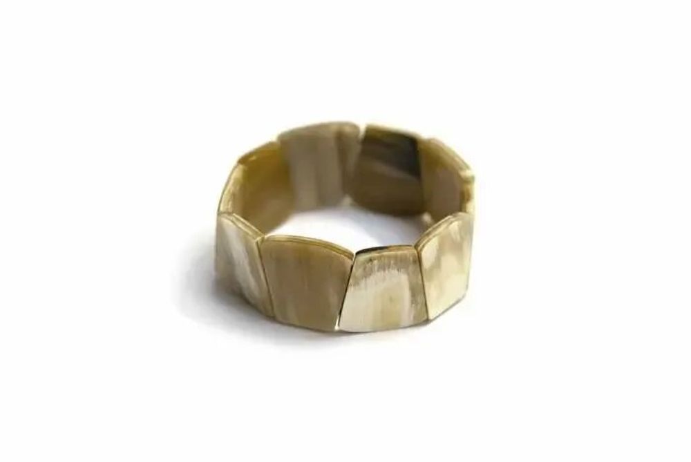 Bracelets - Bracelet élastique avec anneaux trapézoïdal en corne blonde - L INDOCHINEUR X RIVÊT