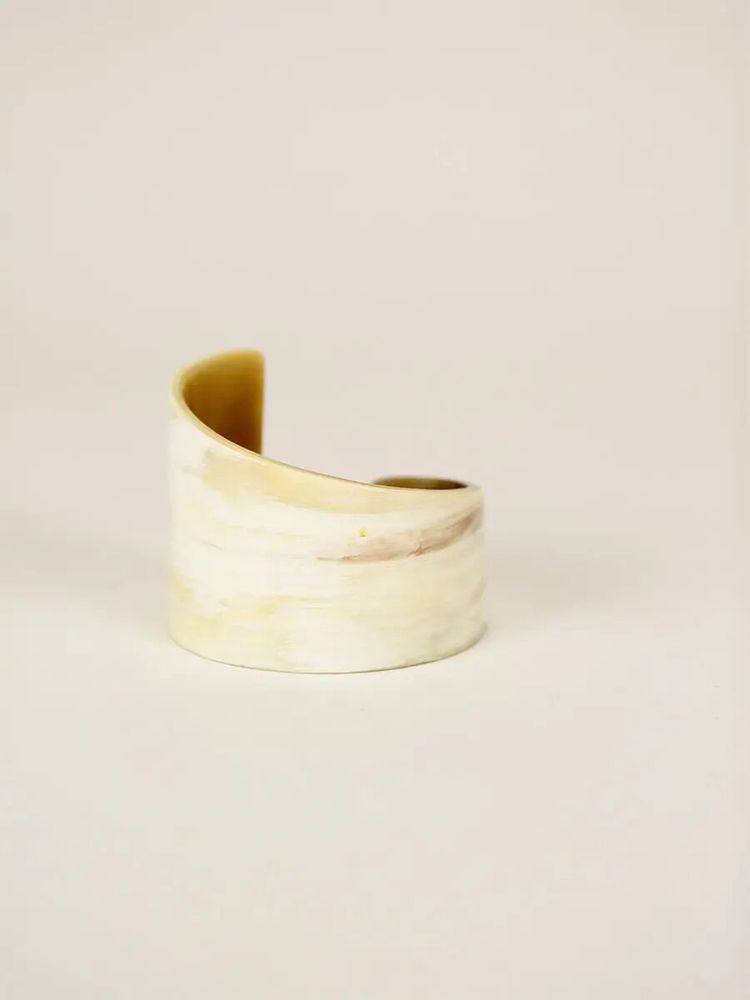 Bracelets - Comma bracelet in marbled black horn in Size S - L INDOCHINEUR X RIVÊT