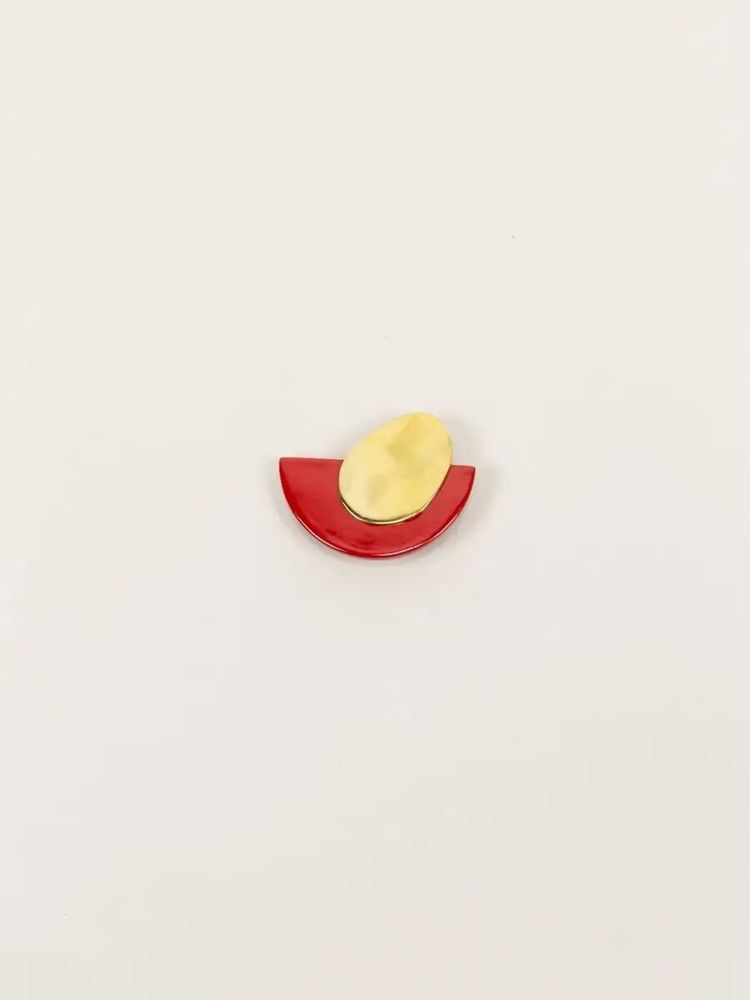Brooches - Large brooch in brass and lacquer - L INDOCHINEUR X RIVÊT