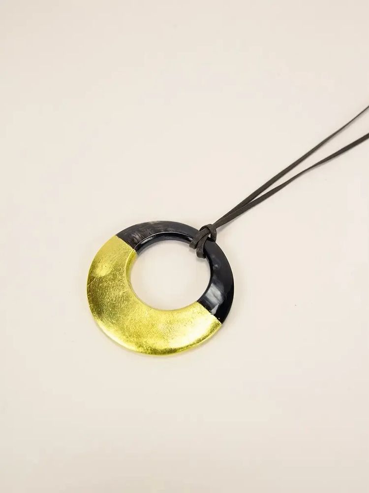 Jewelry - Small round circle pendant in marble horn and brick red lacquer - L INDOCHINEUR X RIVÊT