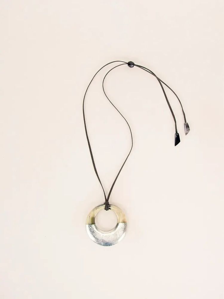 Jewelry - Small round circle pendant in marble horn and brick red lacquer - L INDOCHINEUR X RIVÊT