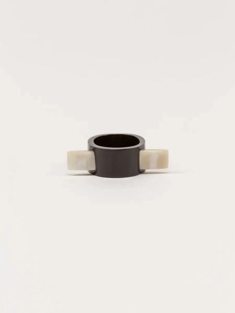 Jewelry - Tunnel ring in blond horn in Size M - L INDOCHINEUR X RIVÊT