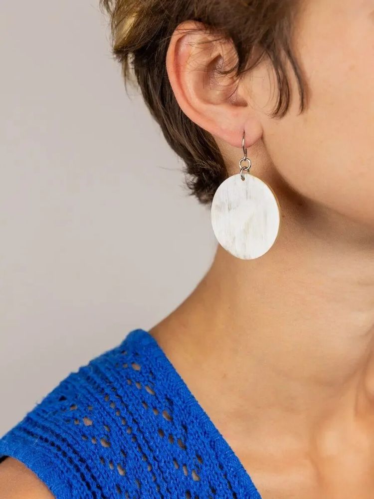 Bijoux - Boucles d'oreilles disque plein bord droit en corne blonde - L INDOCHINEUR X RIVÊT