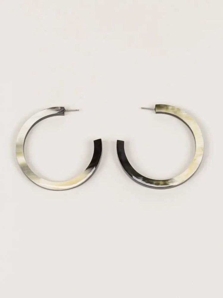 Bijoux - Boucle d'oreille petits anneaux ronds bords droits en corne noire Africaine - L INDOCHINEUR X RIVÊT