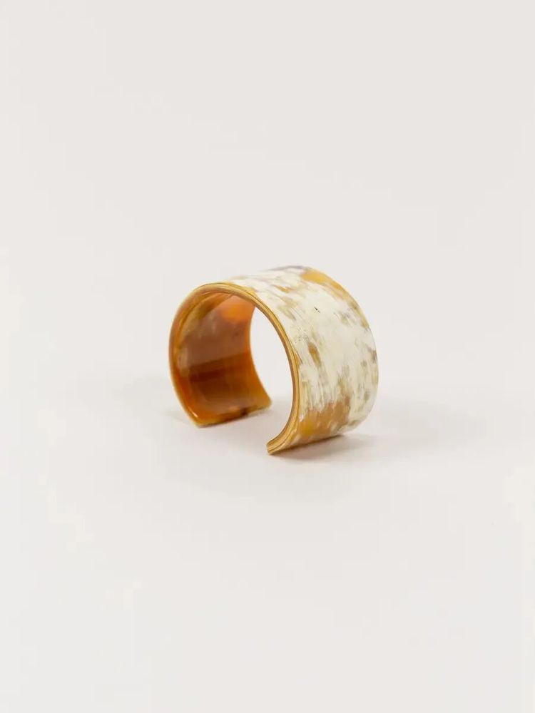 Bracelets - Open bracelet reel in blond horn in Size S - L INDOCHINEUR X RIVÊT
