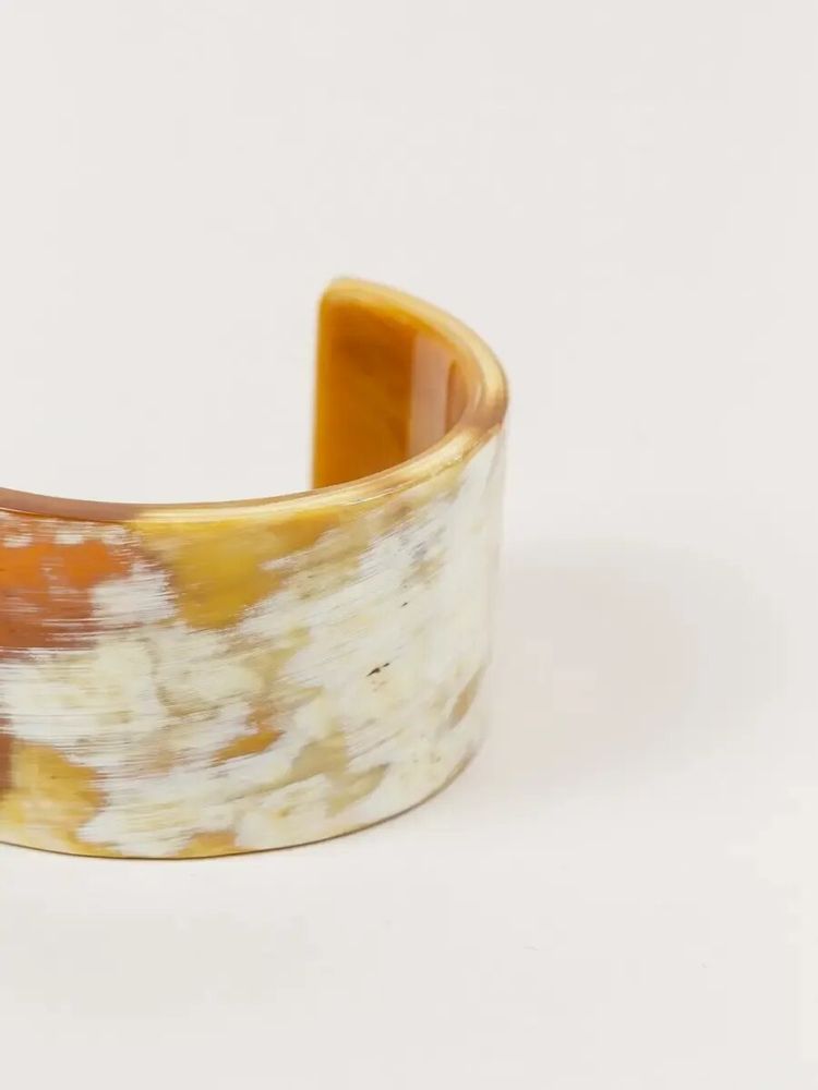Bracelets - Open bracelet reel in blond horn in Size S - L INDOCHINEUR X RIVÊT