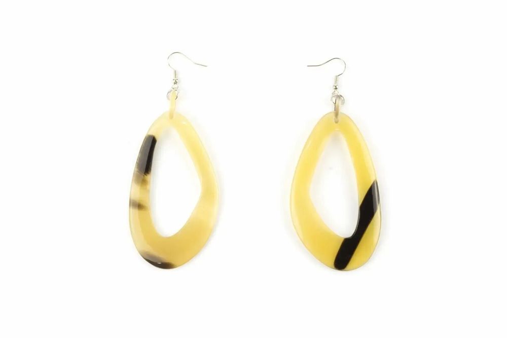Bijoux - Boucles d'oreilles désaxée percée en corne blanche - L INDOCHINEUR X RIVÊT
