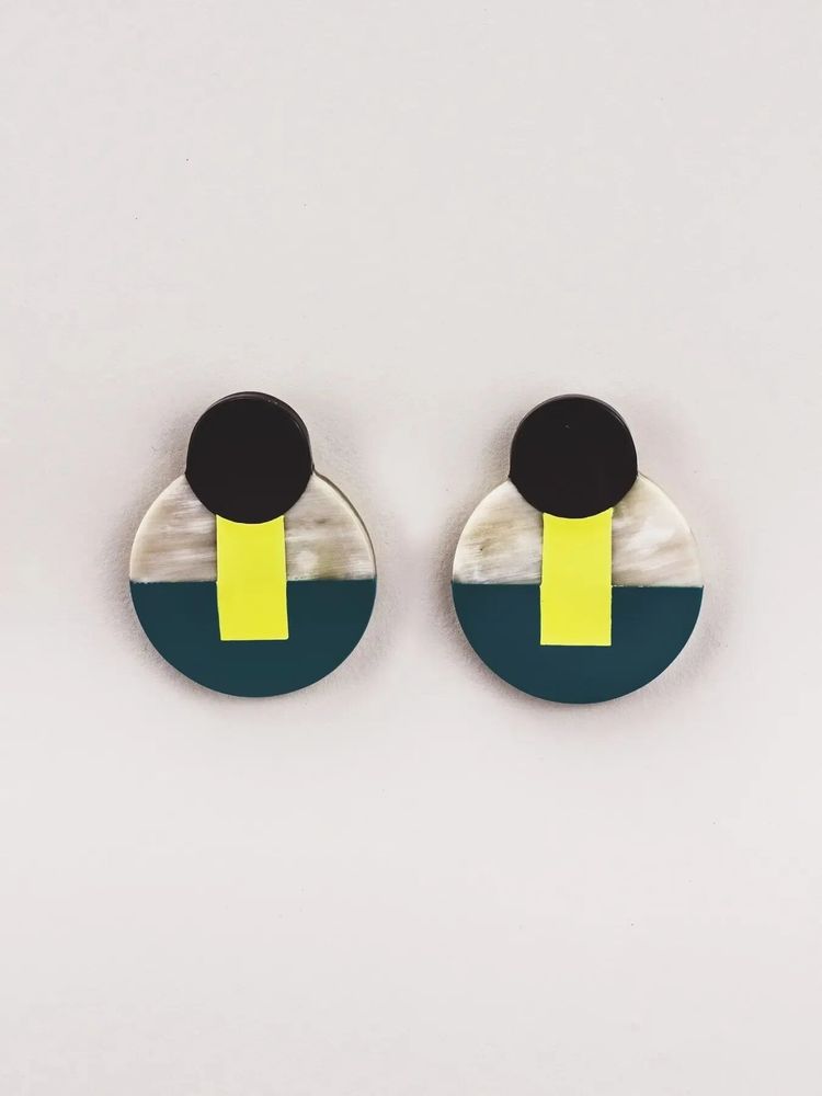 Bijoux - Boucles d'oreilles à clips Détour en corne blonde et laque - L INDOCHINEUR X RIVÊT
