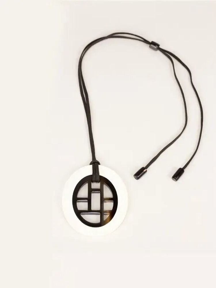 Jewelry - Checkered pendant oval with coffee cream lacquer - L INDOCHINEUR X RIVÊT
