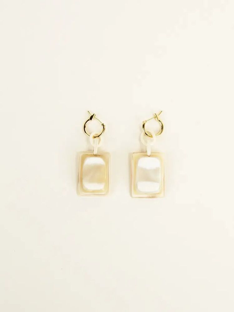 Jewelry - Emerald brass hoops earrings in blond horn - L INDOCHINEUR X RIVÊT