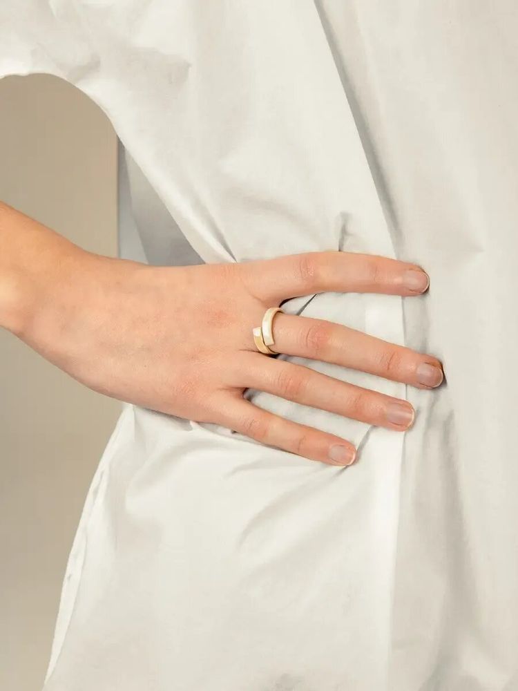 Bijoux - Bague Ruban en corne blonde taille L - L INDOCHINEUR X RIVÊT