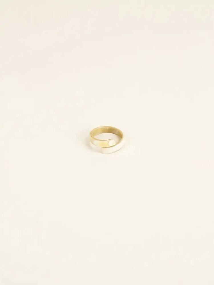 Bijoux - Bague Ruban en corne blonde taille L - L INDOCHINEUR X RIVÊT