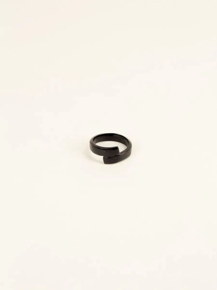 Jewelry - Ruban ring in black and white horn size L - L INDOCHINEUR X RIVÊT