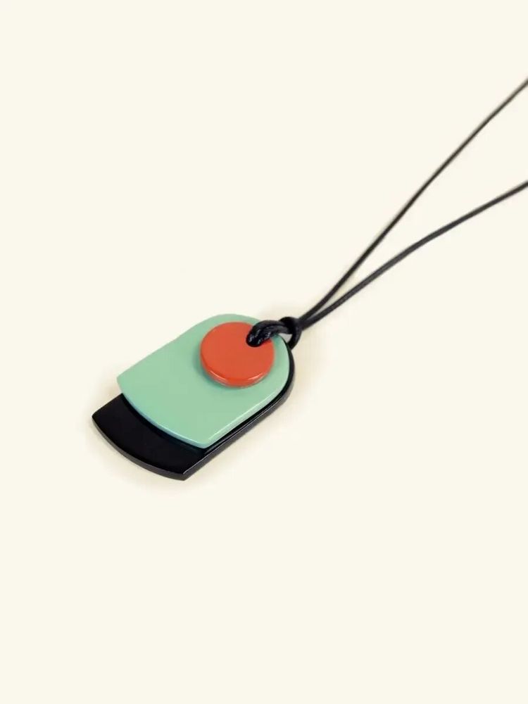 Jewelry - Apia pendant in horn and lacquer with black cord - L INDOCHINEUR X RIVÊT