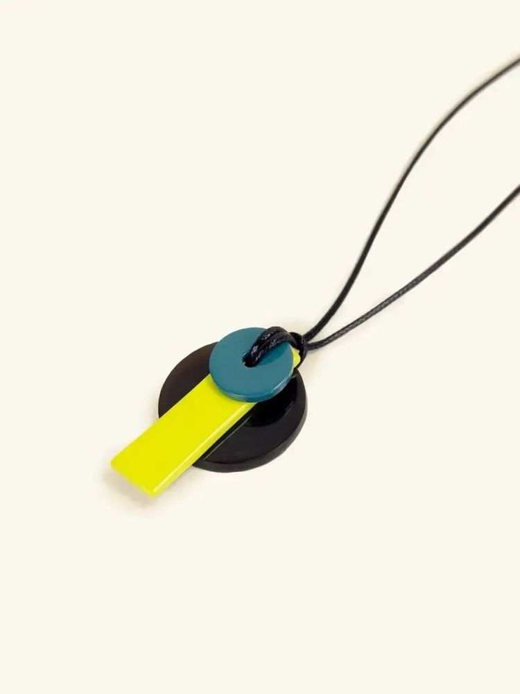 Bijoux - Pendentif Enyo en corne et laque cordon noir - L INDOCHINEUR X RIVÊT