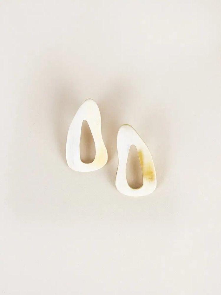 Jewelry - Blond horn Bore earrings - L INDOCHINEUR X RIVÊT