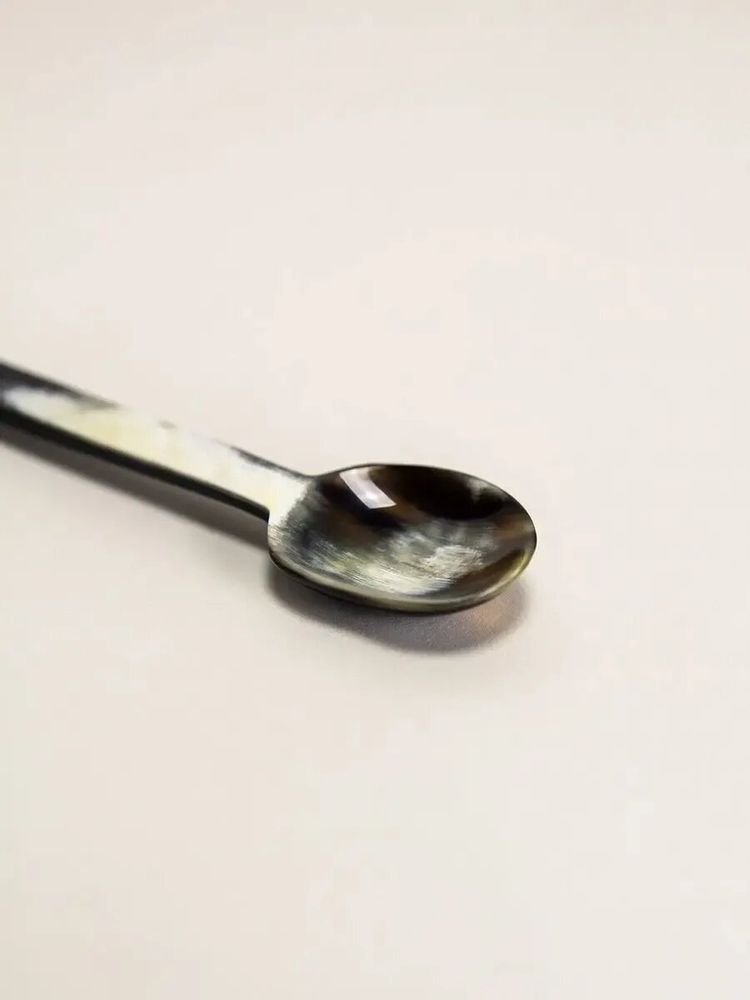 Couverts & ustensiles de cuisine - Cuillère à confiture en corne noire avec manche laqué bleu - L INDOCHINEUR X RIVÊT