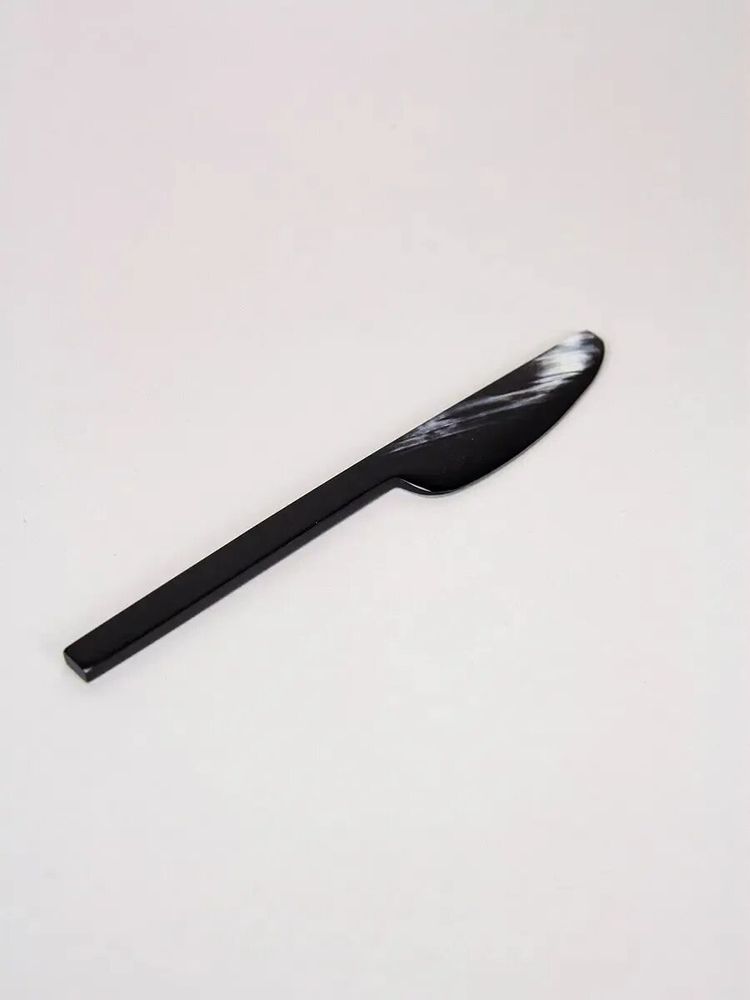 Couverts & ustensiles de cuisine - Couteau à beurre en corne noire avec manche laqué rouge - L INDOCHINEUR X RIVÊT