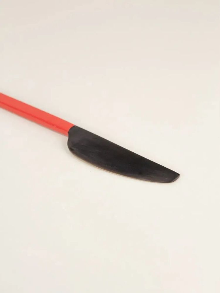 Couverts & ustensiles de cuisine - Couteau à beurre en corne noire avec manche laqué rouge - L INDOCHINEUR X RIVÊT