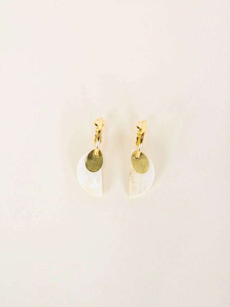 Bijoux - Boucles d'oreilles créoles 2 parties laiton et corne blonde africaine - L INDOCHINEUR X RIVÊT