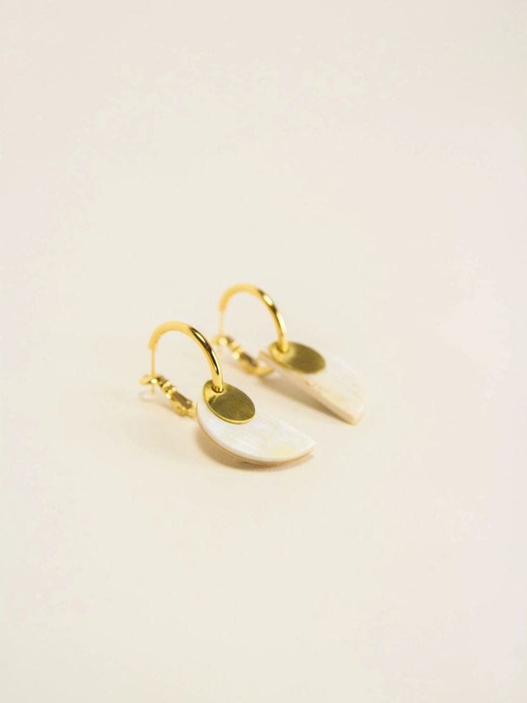 Bijoux - Boucles d'oreilles créoles 2 parties laiton et corne blonde africaine - L INDOCHINEUR X RIVÊT
