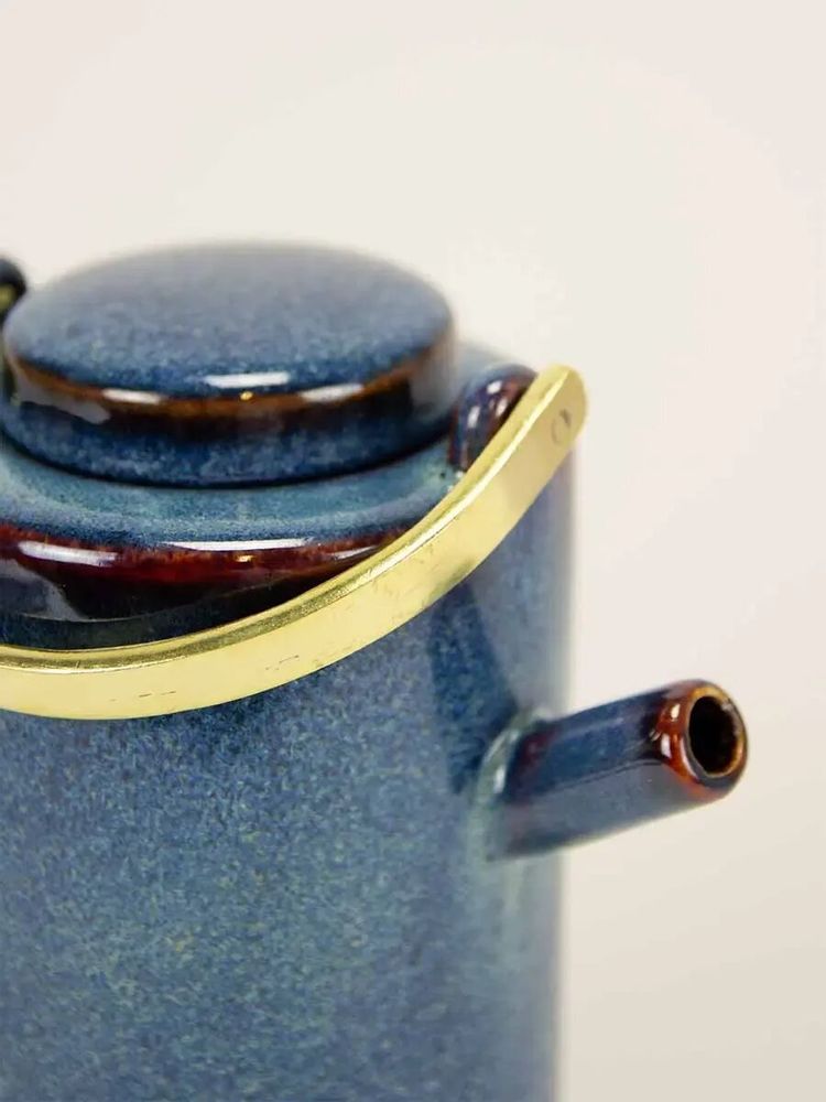 Tea and coffee accessories - Hoa Bien blue ceramic teapot with rattan handle, 800ml - L INDOCHINEUR X RIVÊT