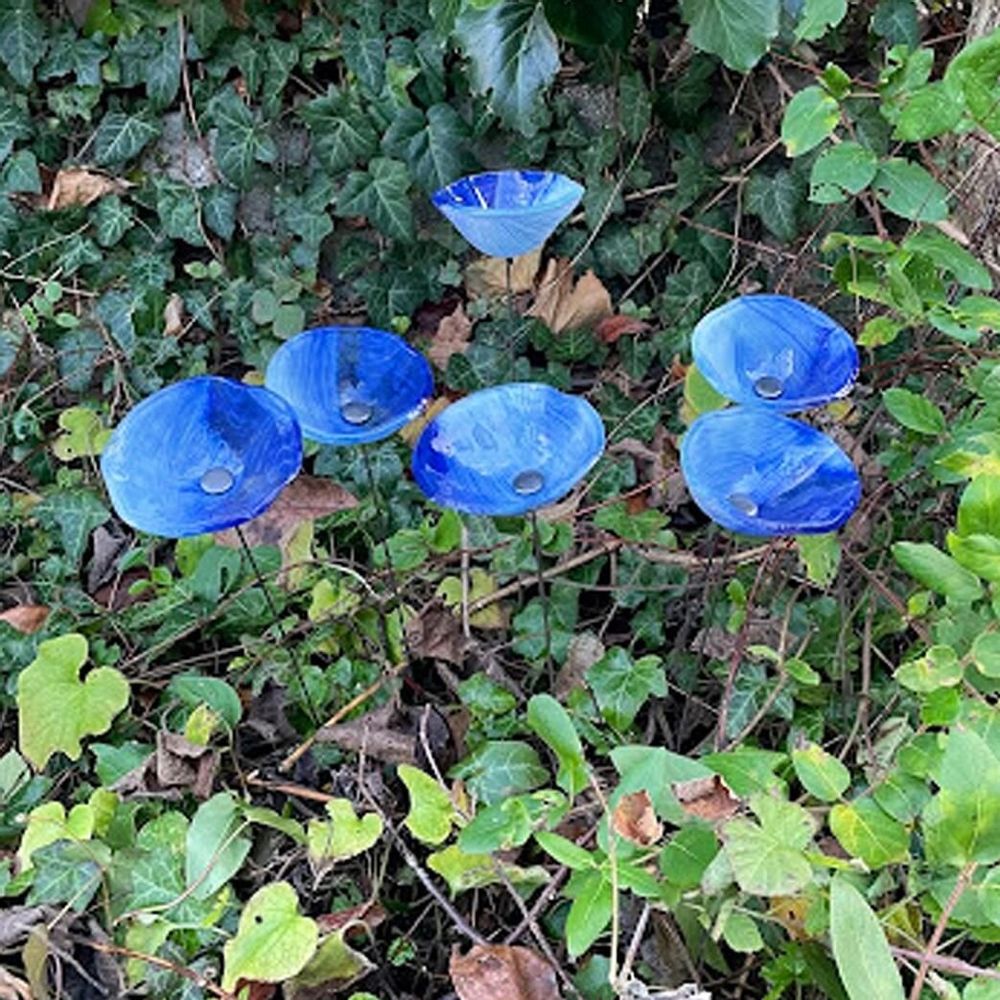 Floral decoration - Medium Glass Calla Flower For Outside In White-D.Blue - CARNEOL GLASS