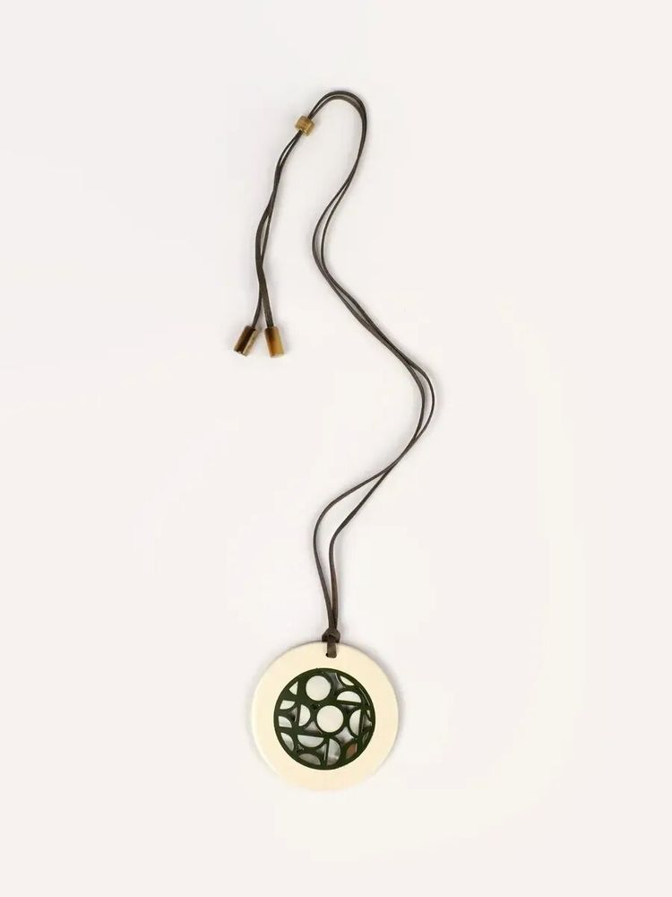 Jewelry - Bauhaus round pendant in buffalo hoof and khaki and beige lacquer - L INDOCHINEUR X RIVÊT