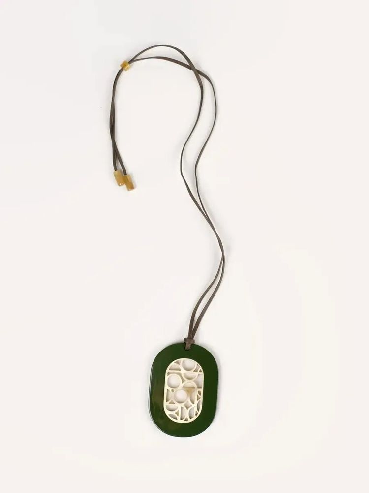 Jewelry - Bauhaus oval pendant in buffalo hoof and khaki lacquer - L INDOCHINEUR X RIVÊT