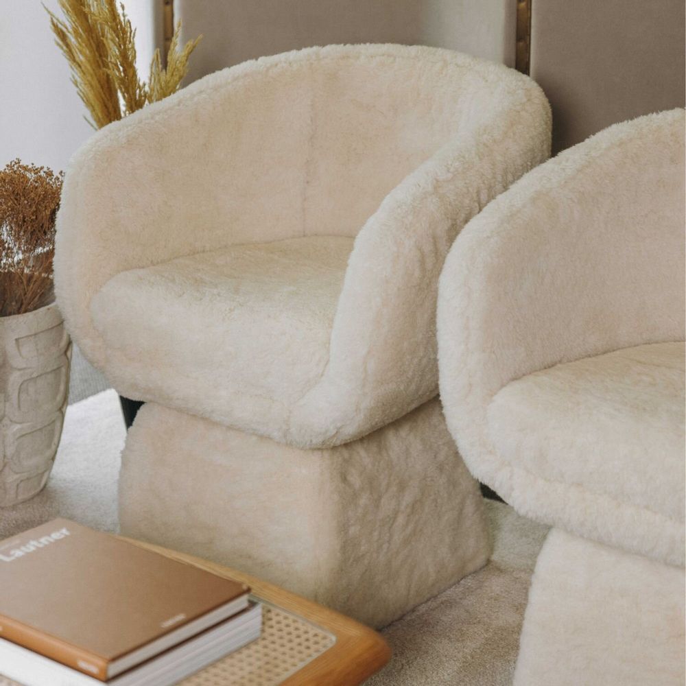 Chairs - Oscar Chair in Fur - DUISTT