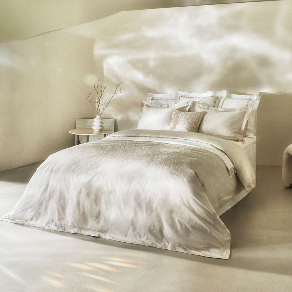 Bed linens - Luxury Duvet Cover Set Clarte Collection, Beige - CROWN GOOSE