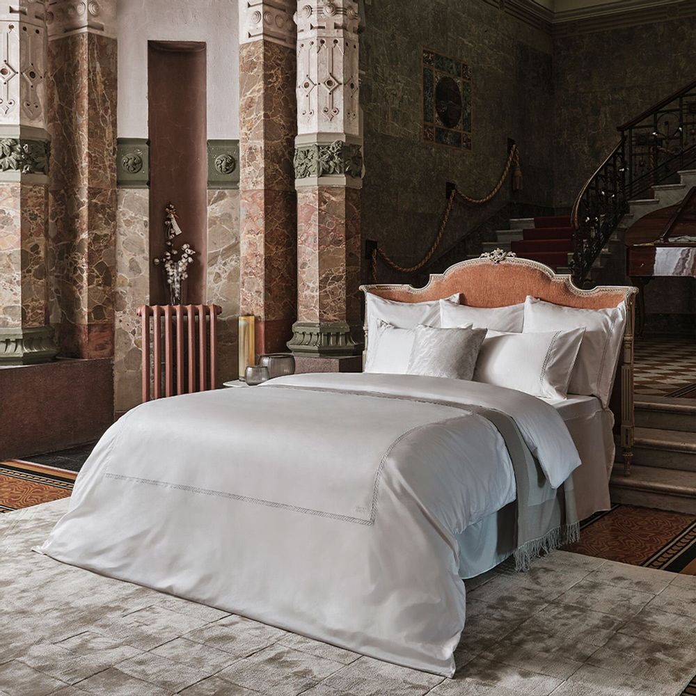 Bed linens - Luxury Duvet Cover Set Riviera Collection, Pristine White - CROWN GOOSE