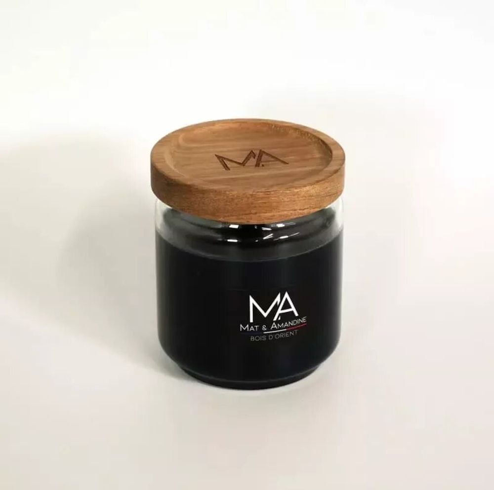 Objets de décoration - BOIS D'ORIENT - Bougie parfumée (Moyenne Jarre) - MAT AMANDINE