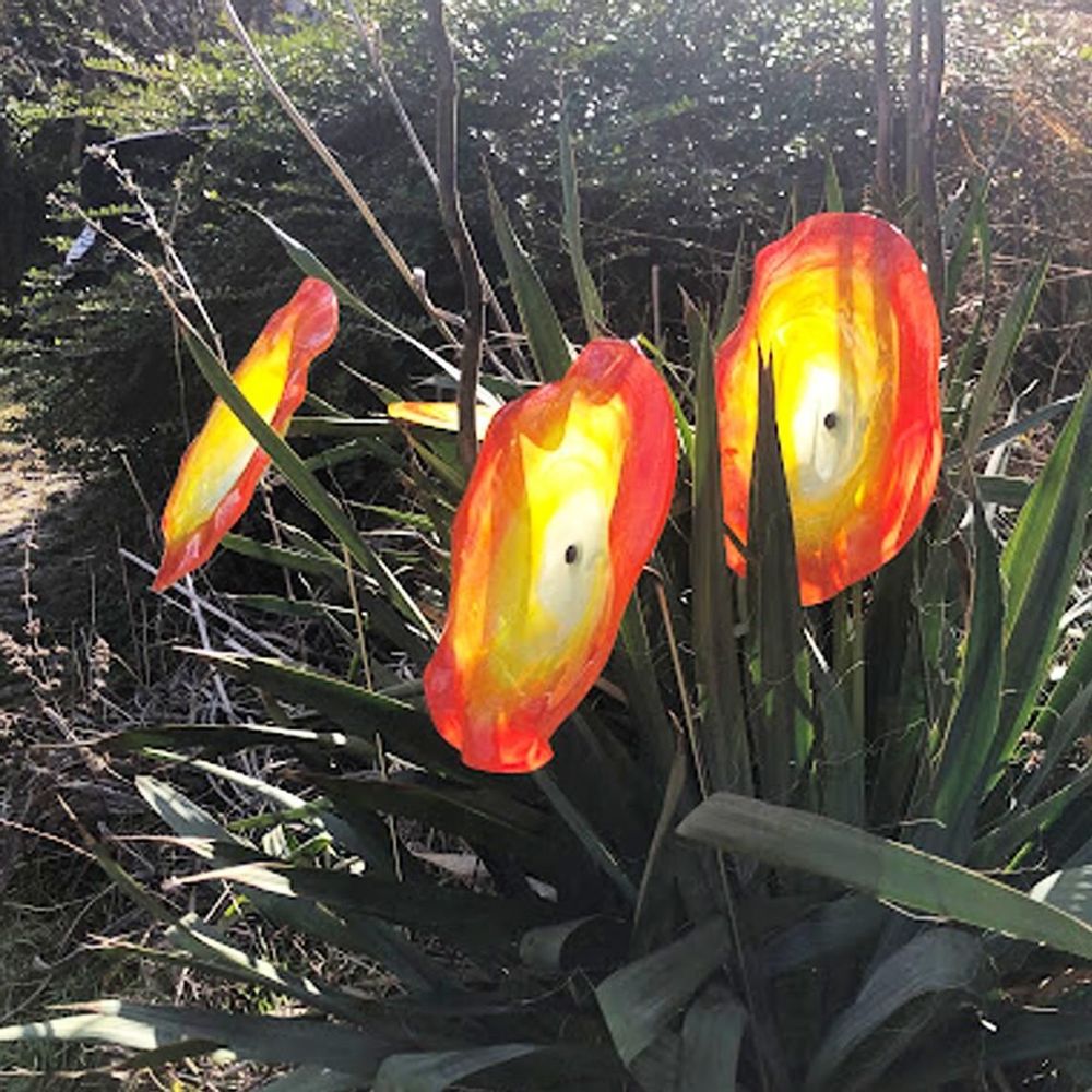 Accessoires de jardinage - Grande fleur tourbillonnante en verre jaune-orange (tige de 50 cm) - CARNEOL GLASS